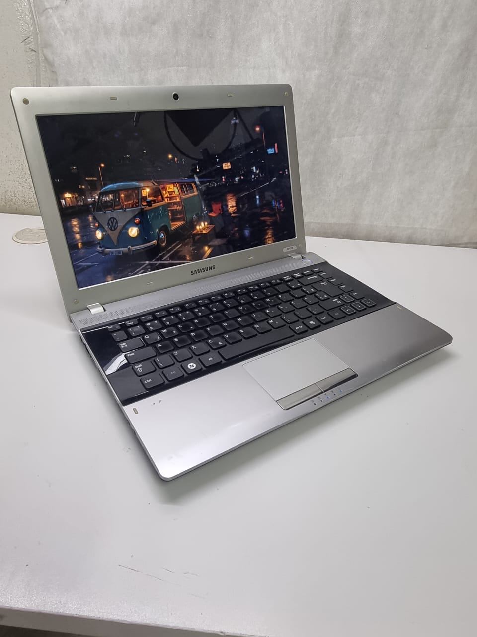 Notebook Samsung RV420 - Intel I5-2410M, 4GB DDR3, 120GB SSD, 14"