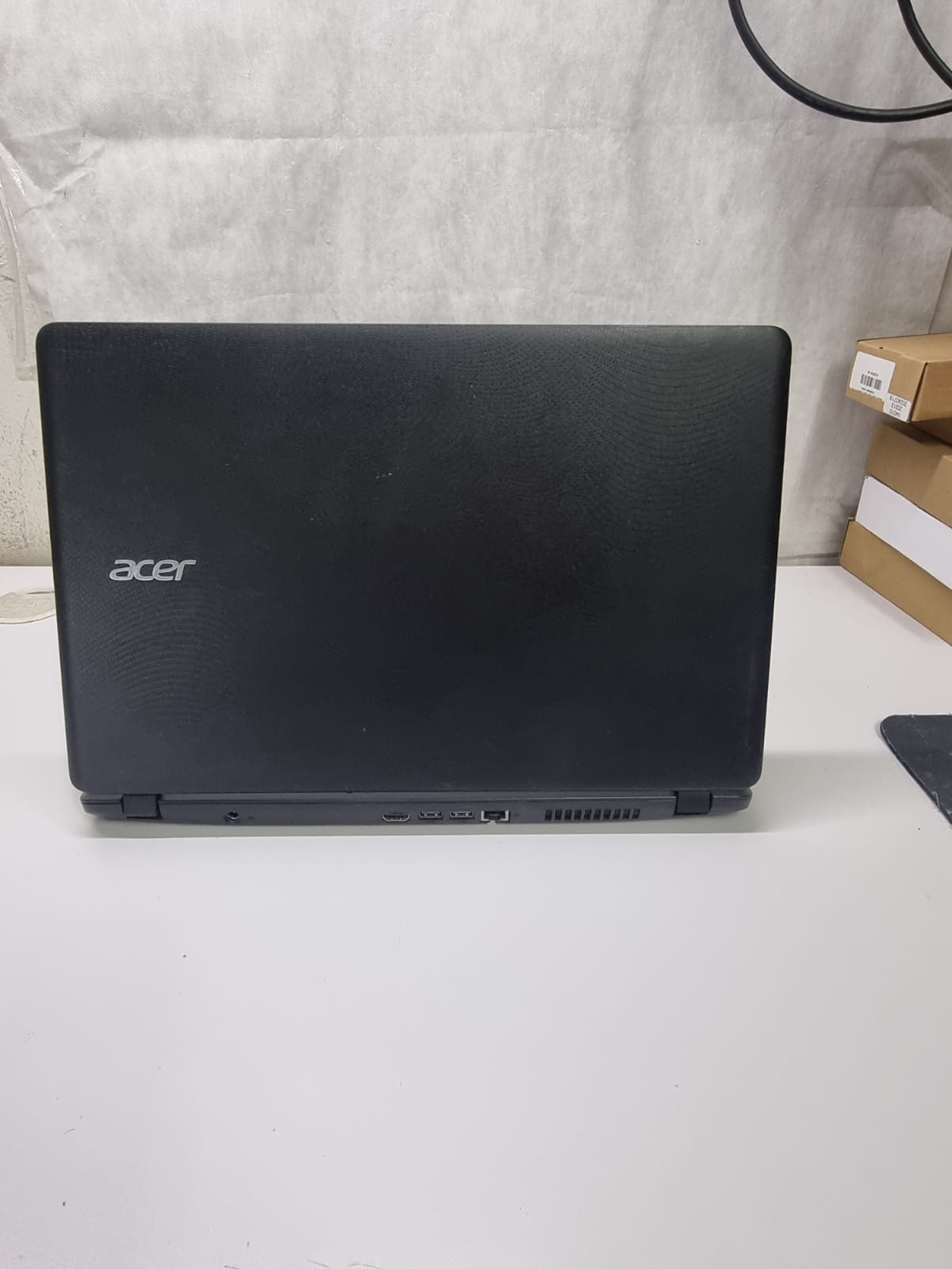 Notebook Acer Aspire ES1-572 - Intel I3-6006U, 8GB DDR4, 240GB SSD, 15.6"