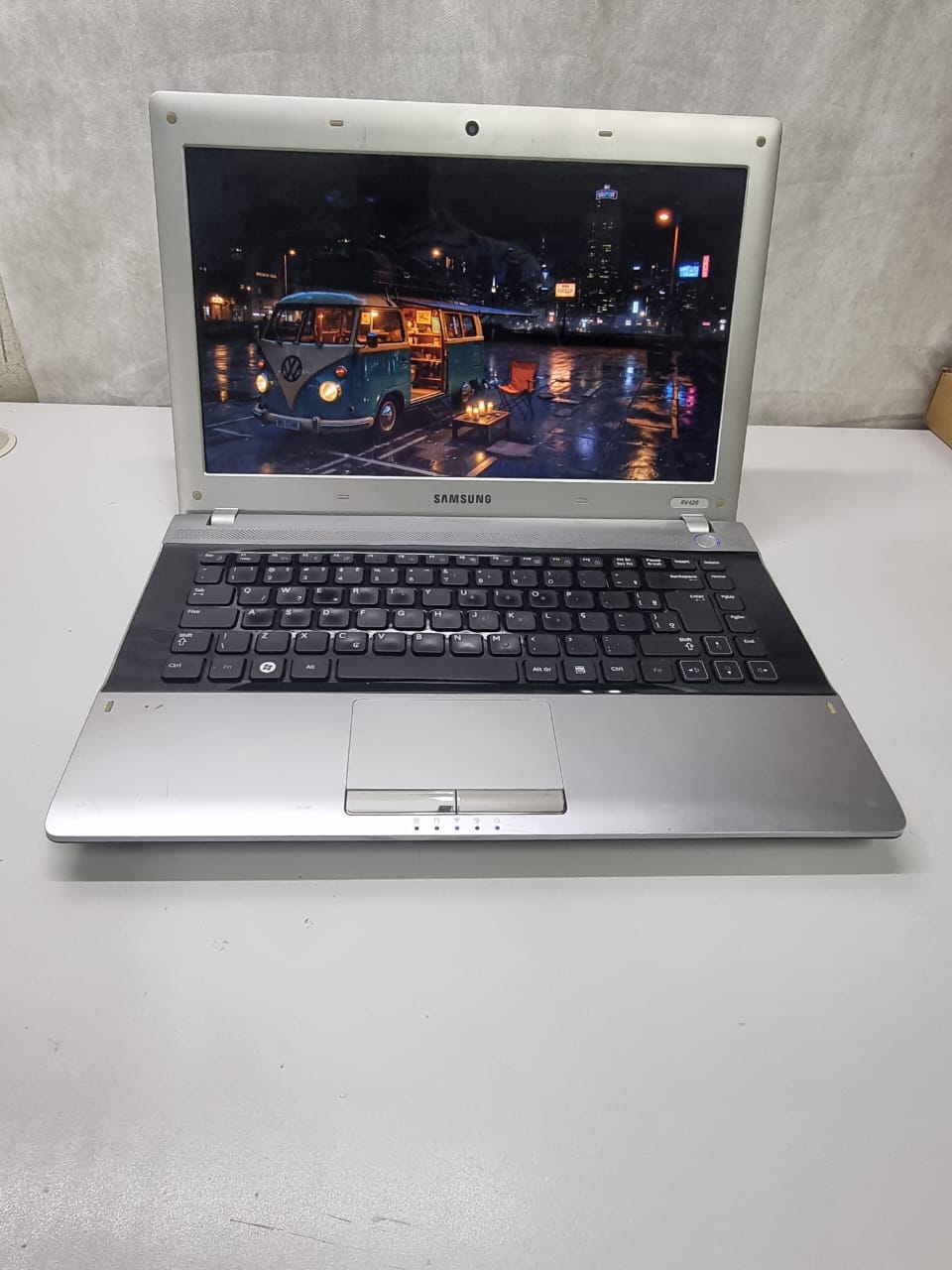 Notebook Samsung RV420 - Intel I5-2410M, 4GB DDR3, 120GB SSD, 14"