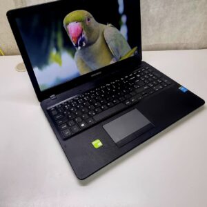 Notebook Samsung NP300E5K - Intel I5-5200U, 16GB DDR3, 240GB SSD, 15.6"