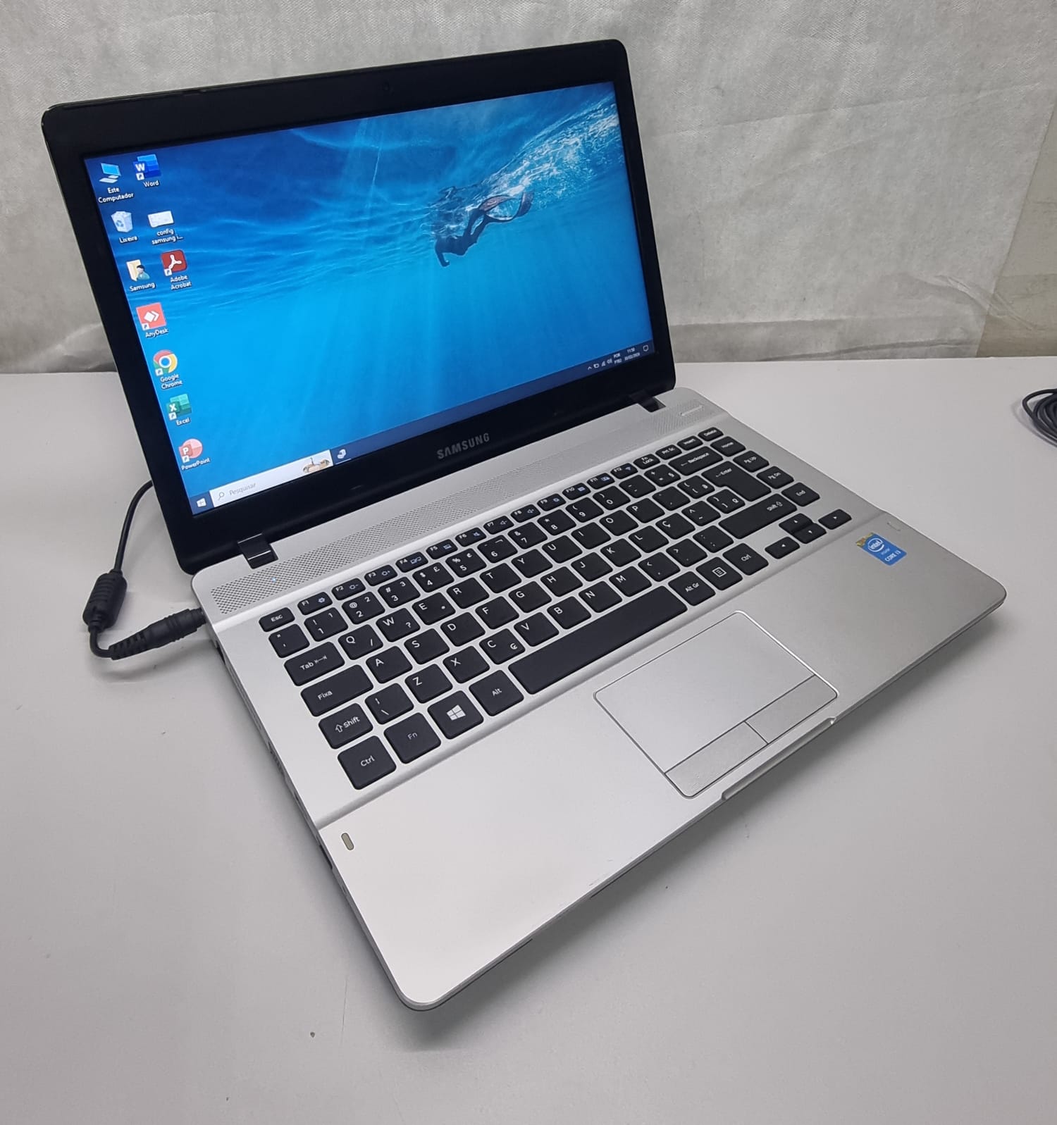 Notebook Samsung NP370E4K - Intel I3-5005U, 8GB DDR3, 256GB SSD, 14"