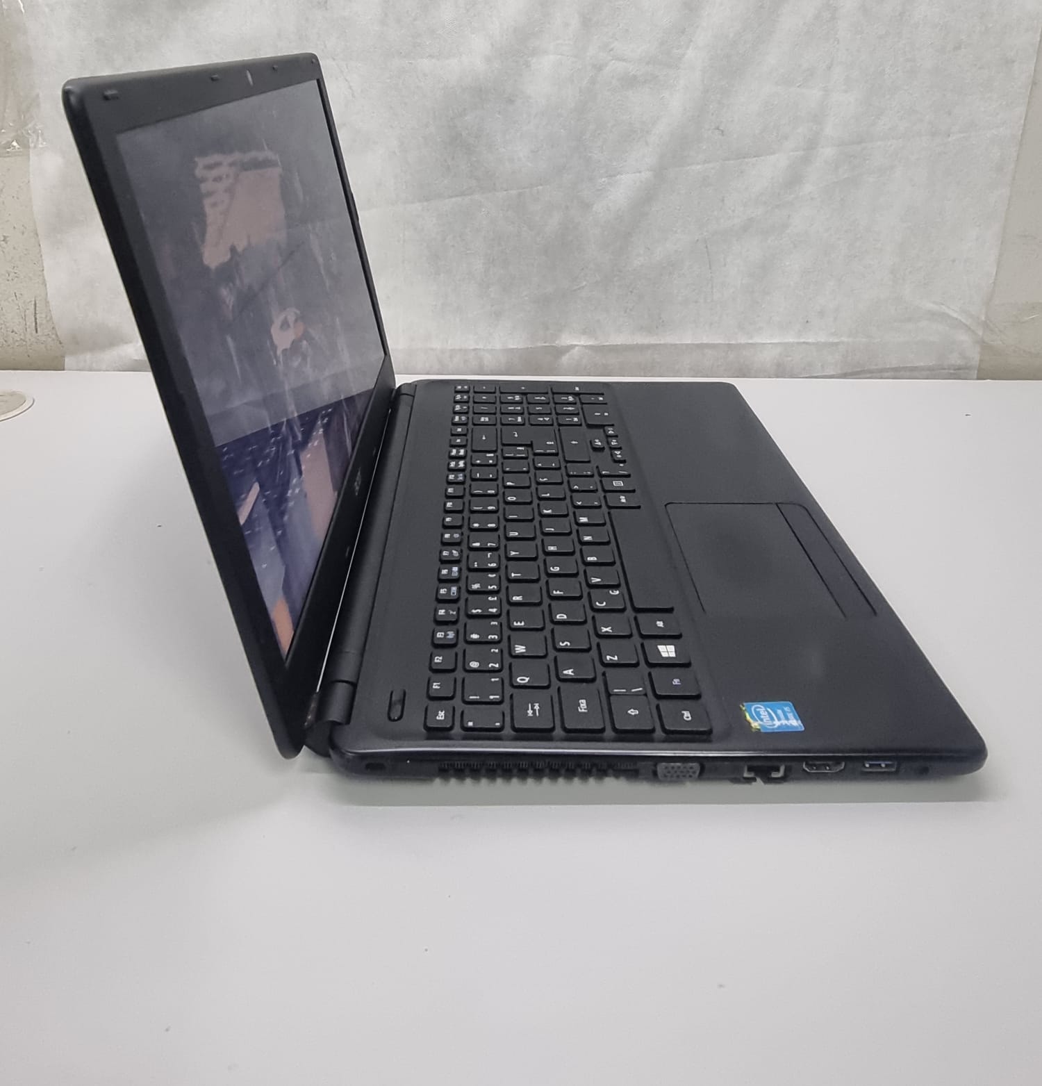 Notebook Acer E1-572 - Intel I5-4200U, 8GB DDR3, 128GB SSD, 15.6"