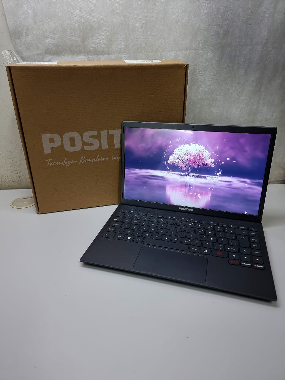 Notebook Positivo Motion Q4128C-S - Intel Quad Z8350, 4GB DDR3, 128GB SSD, 14"