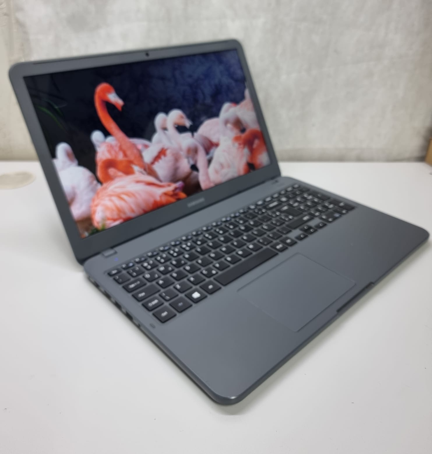 Notebook Samsung NP350X - Intel I3-7020U, 8GB DDR4, 240GB SSD, 15.6"