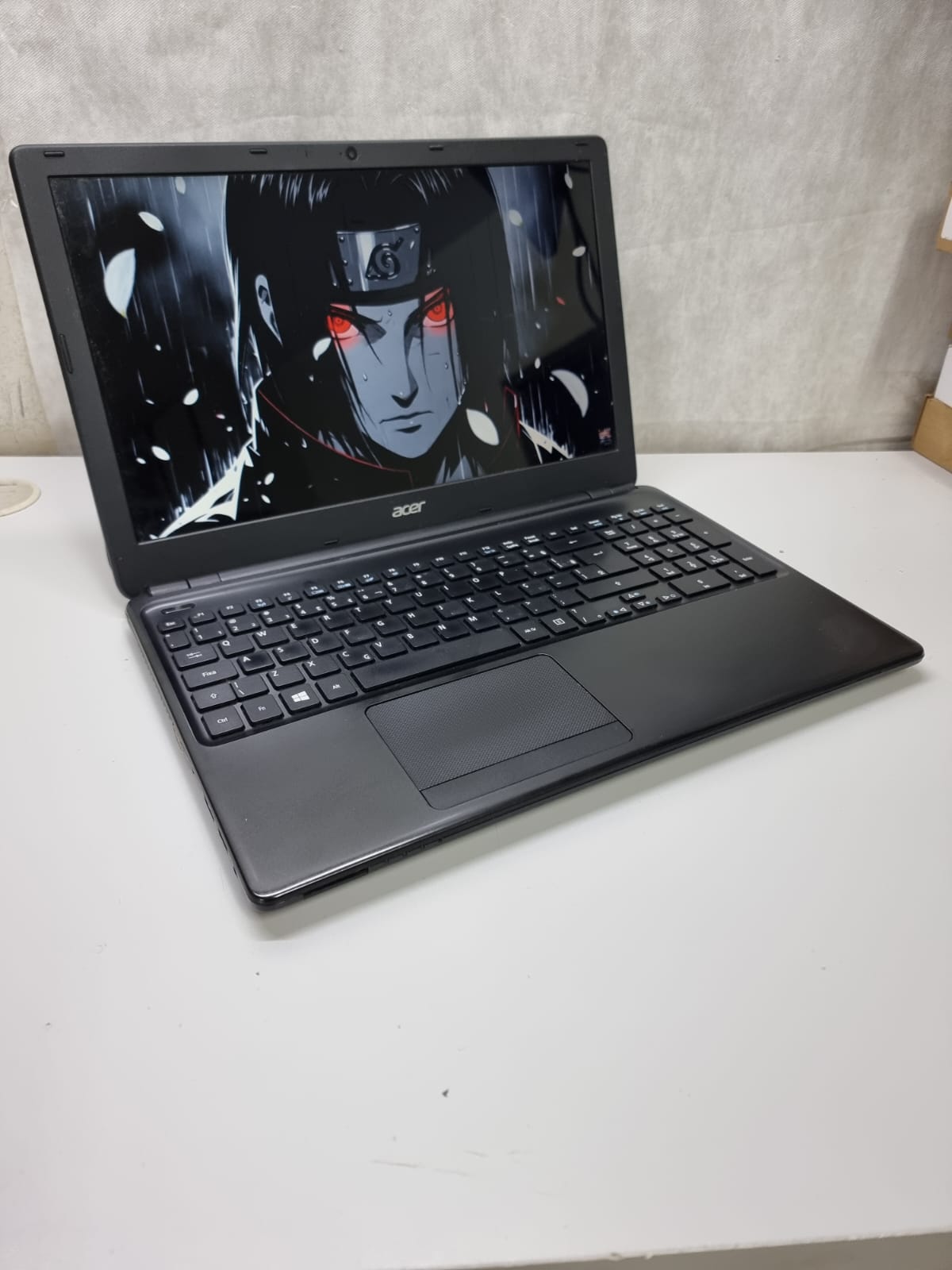 Notebook Acer Aspire E1-572 - Intel I5-4200U, 8GB DDR3, 240GB SSD, 15.6"