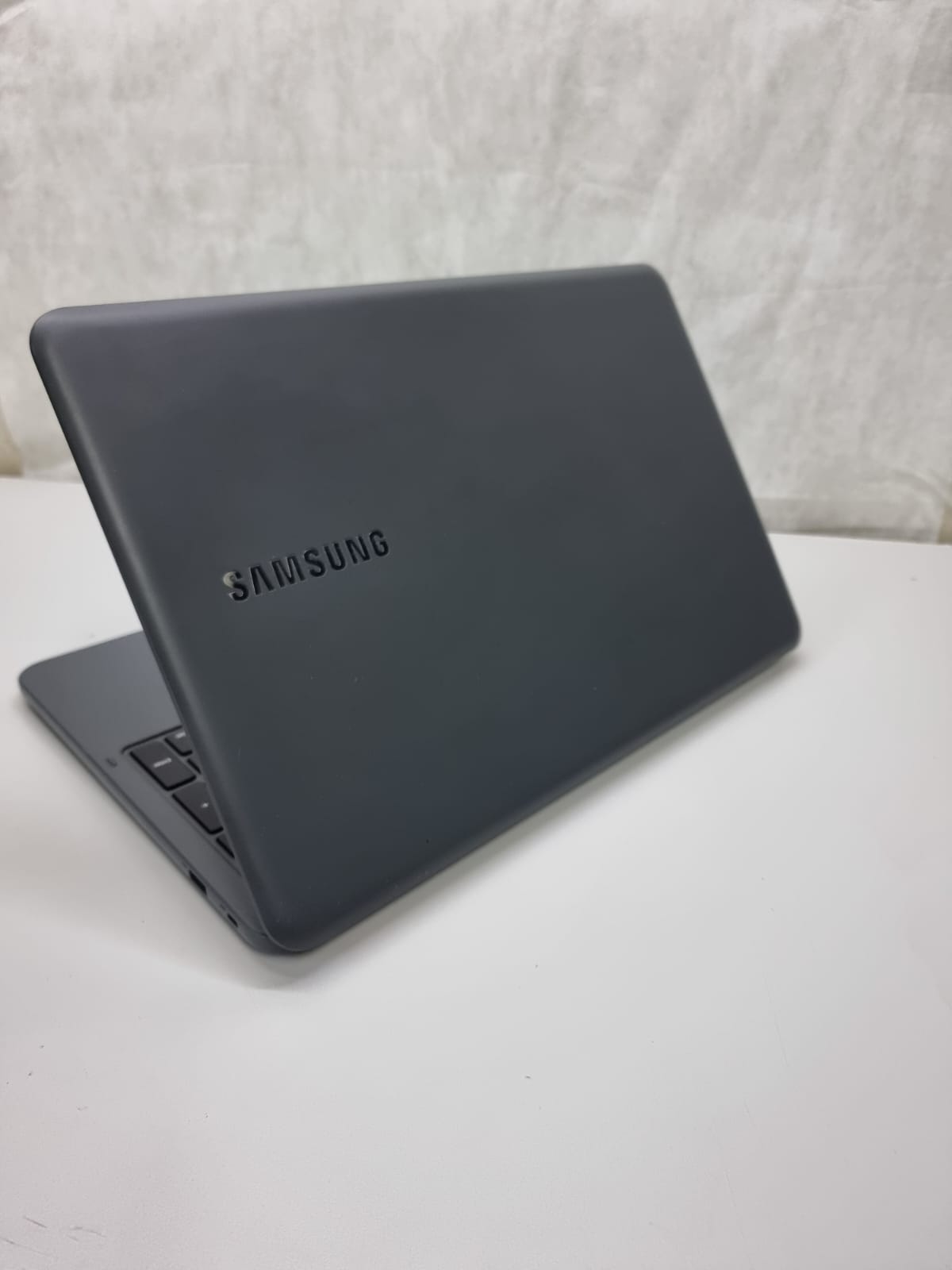 Notebook Samsung NP350X - Intel I5-8250U, 8GB DDR4, 128GB NVMe + 1TB HDD, 15.6"