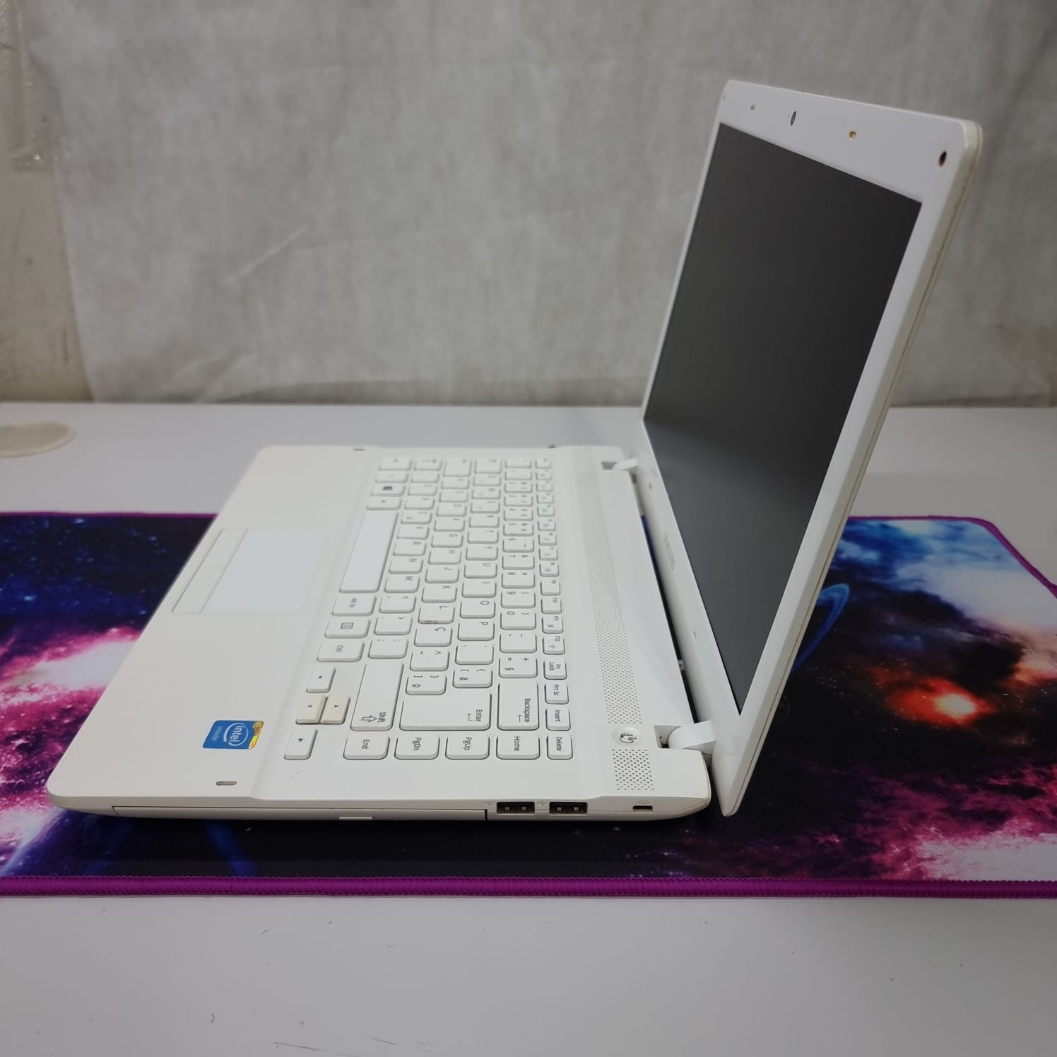 Notebook Samsung NP270 - Intel 1007, 4GB DDR3, 120GB SSD, 14"