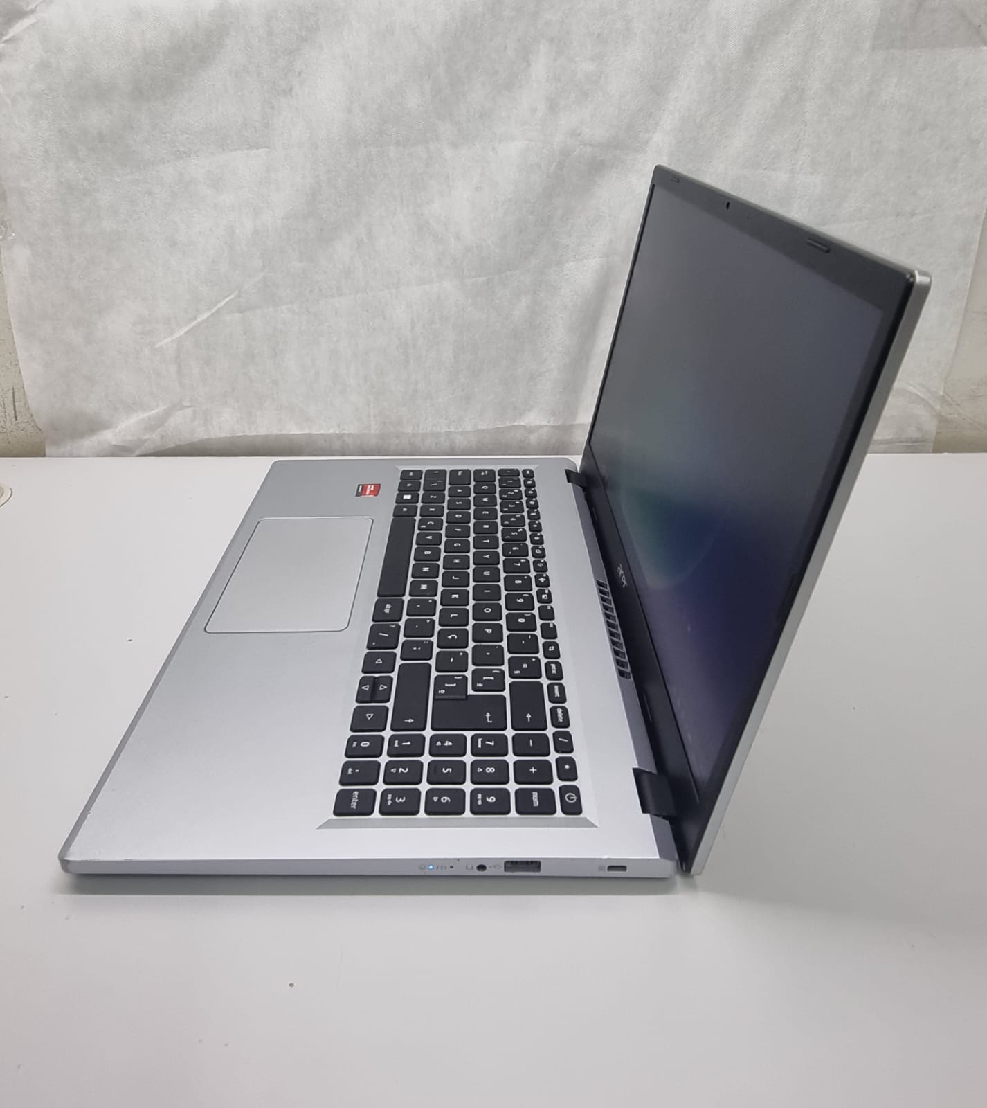 Notebook Acer Aspire A315-24P - Ryzen 5 7520U, 8GB DDR5X, 256GB NVMe, 15.6"