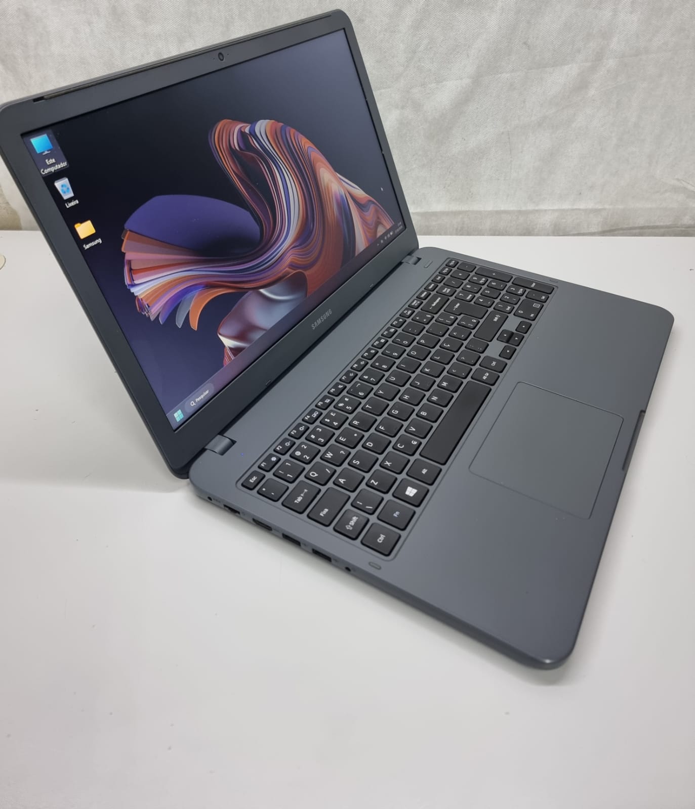 Notebook Samsung NP350X - Intel I5-8250U, 8GB DDR4, 128GB NVMe + 1TB HDD, 15.6"