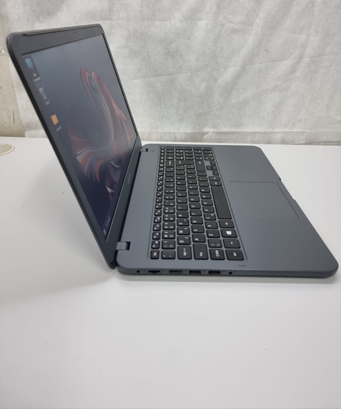 Notebook Samsung NP350X - Intel I5-8250U, 8GB DDR4, 128GB NVMe + 1TB HDD, 15.6"