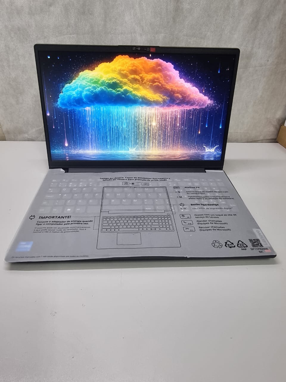 Notebook Lenovo V15G5 83UW - Intel I5-13420H, 8GB DDR5, 256GB NVMe, 15.3"