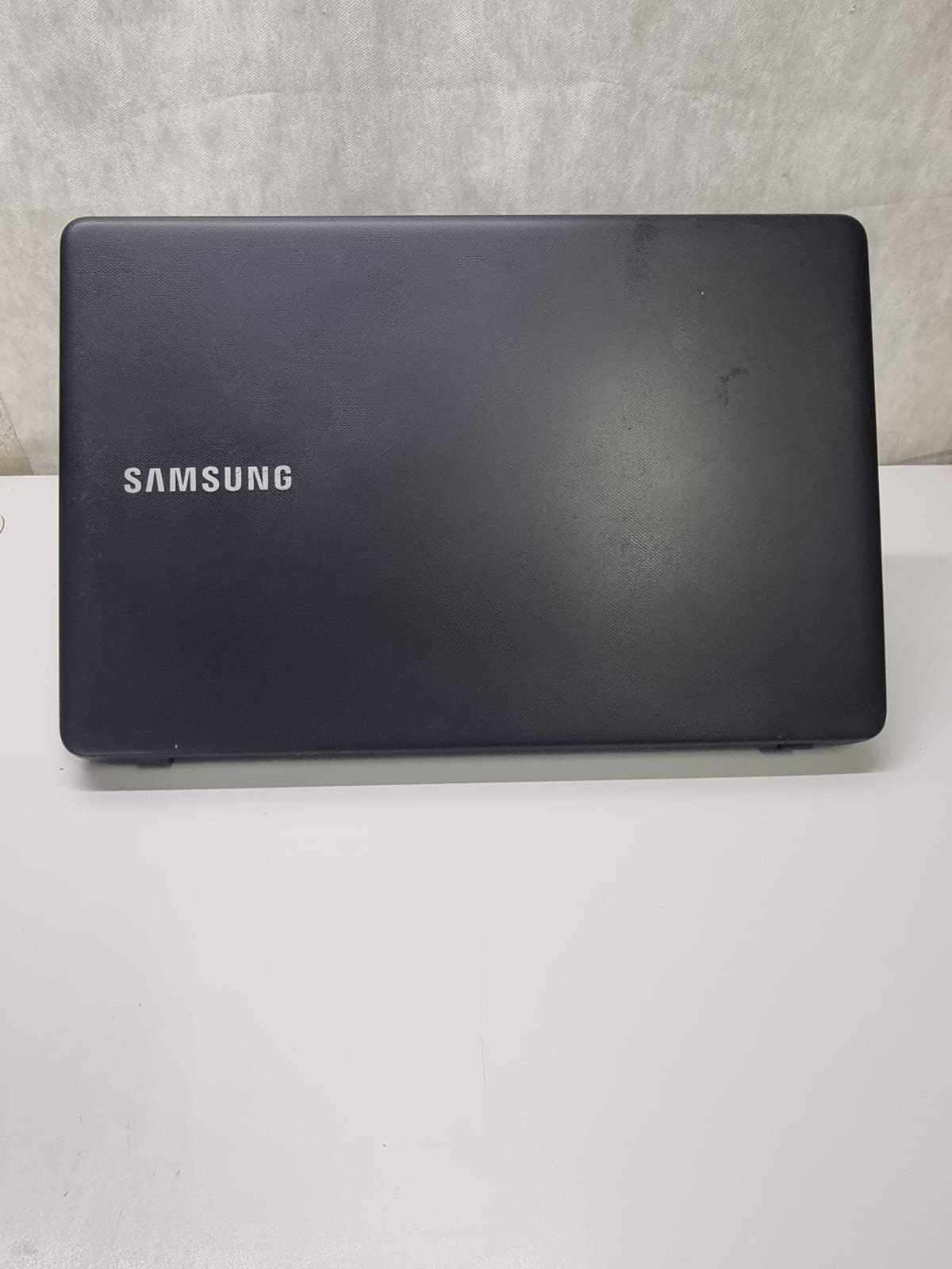 Notebook Samsung NP300E5K - Intel I5-5200U, 16GB DDR3, 240GB SSD, 15.6"