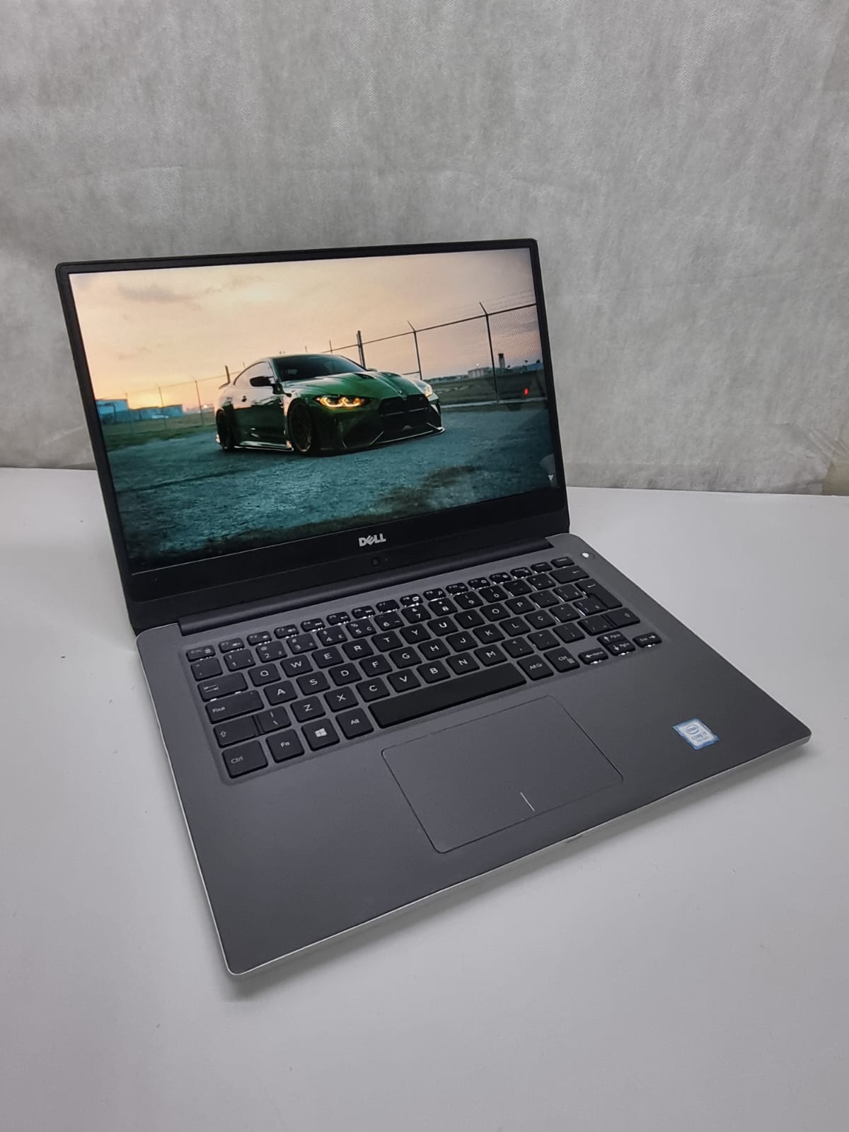 Notebook Dell Inspiron 7460 - Intel I7-7500U, 16GB DDR4, 256GB SSD, 14"