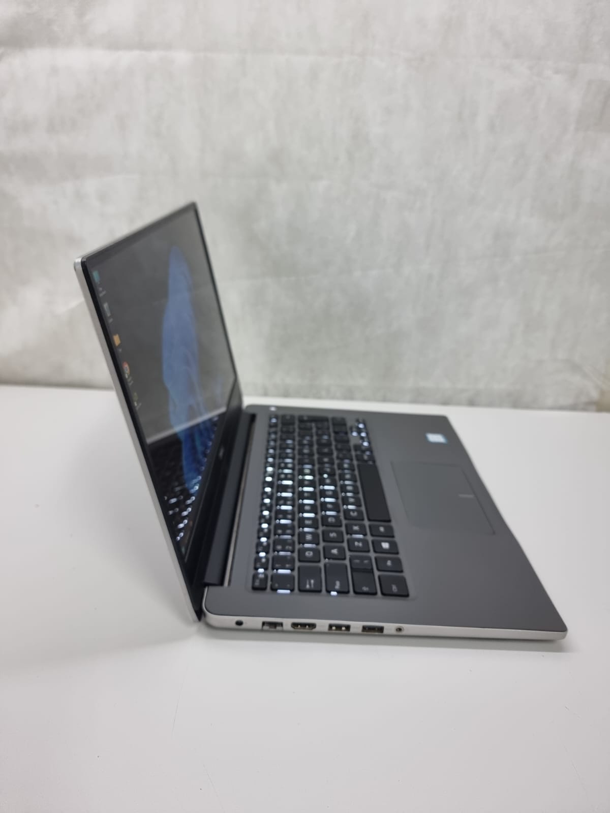 Notebook Dell Inspiron 7460 - Intel I7-7500U, 16GB DDR4, 256GB SSD, 14"