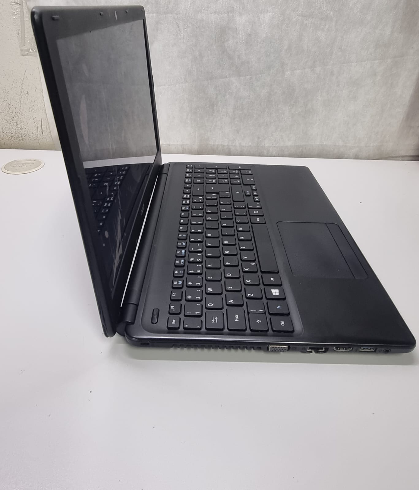 Notebook Acer Aspire E1-572 - Intel I5-4200U, 8GB DDR3, 240GB SSD, 15.6"