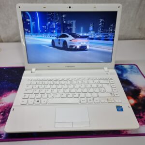 Notebook Samsung NP270 - Intel 1007, 4GB DDR3, 120GB SSD, 14"