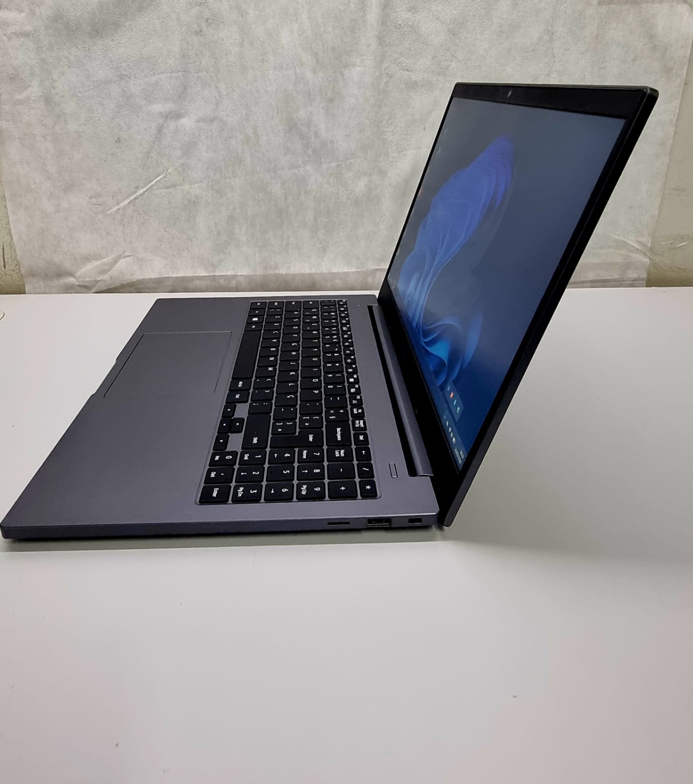 Notebook Samsung NP550XDA - Intel I5-1135G7, 8GB DDR4, 256GB NVMe, 15.6"